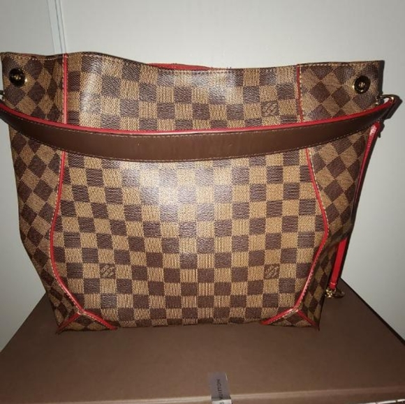 Authentic Louis Vuitton Caissa Hobo - Picture 2 of 13